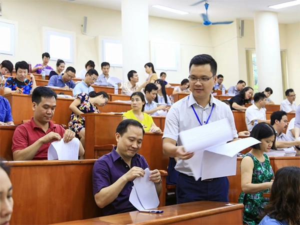 Trường hợp nào phải bổ sung chứng chỉ ngạch chuyên viên?