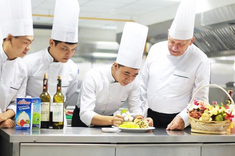 Khóa học nấu ăn dành cho những người yêu thích "nghề bếp"